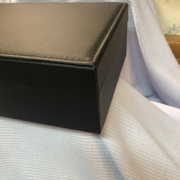 Small Black Jewelry Box with various compartments - Picture 10 of 12